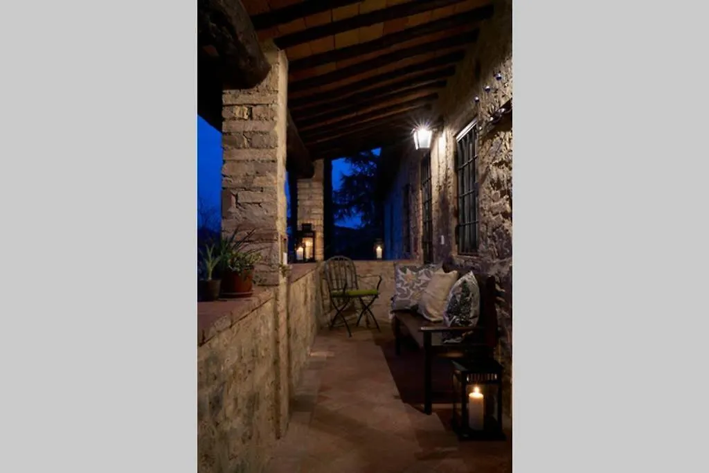 Premiere Apartments - Residenza Le Rose Nel Chianti Lornano